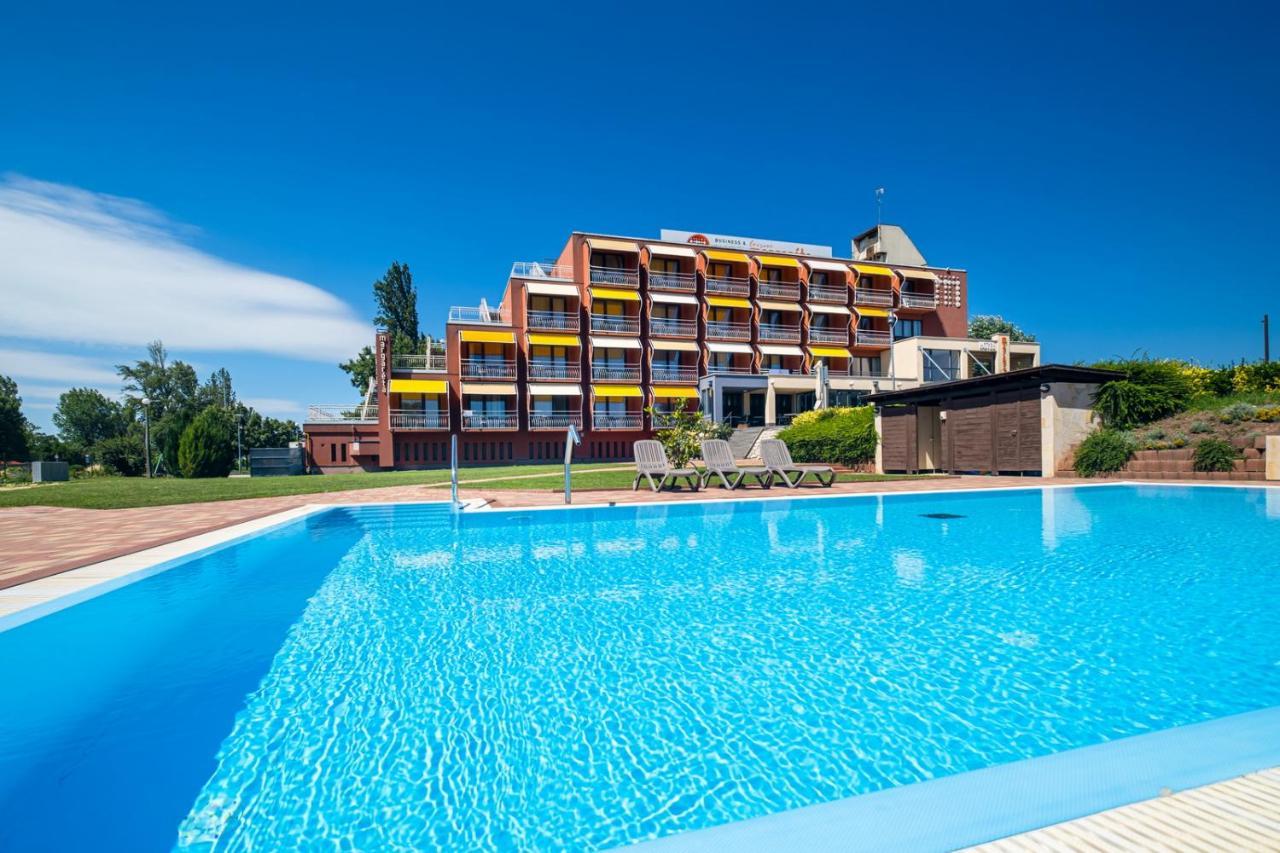 Hotel Margareta Balatonfured Exterior photo